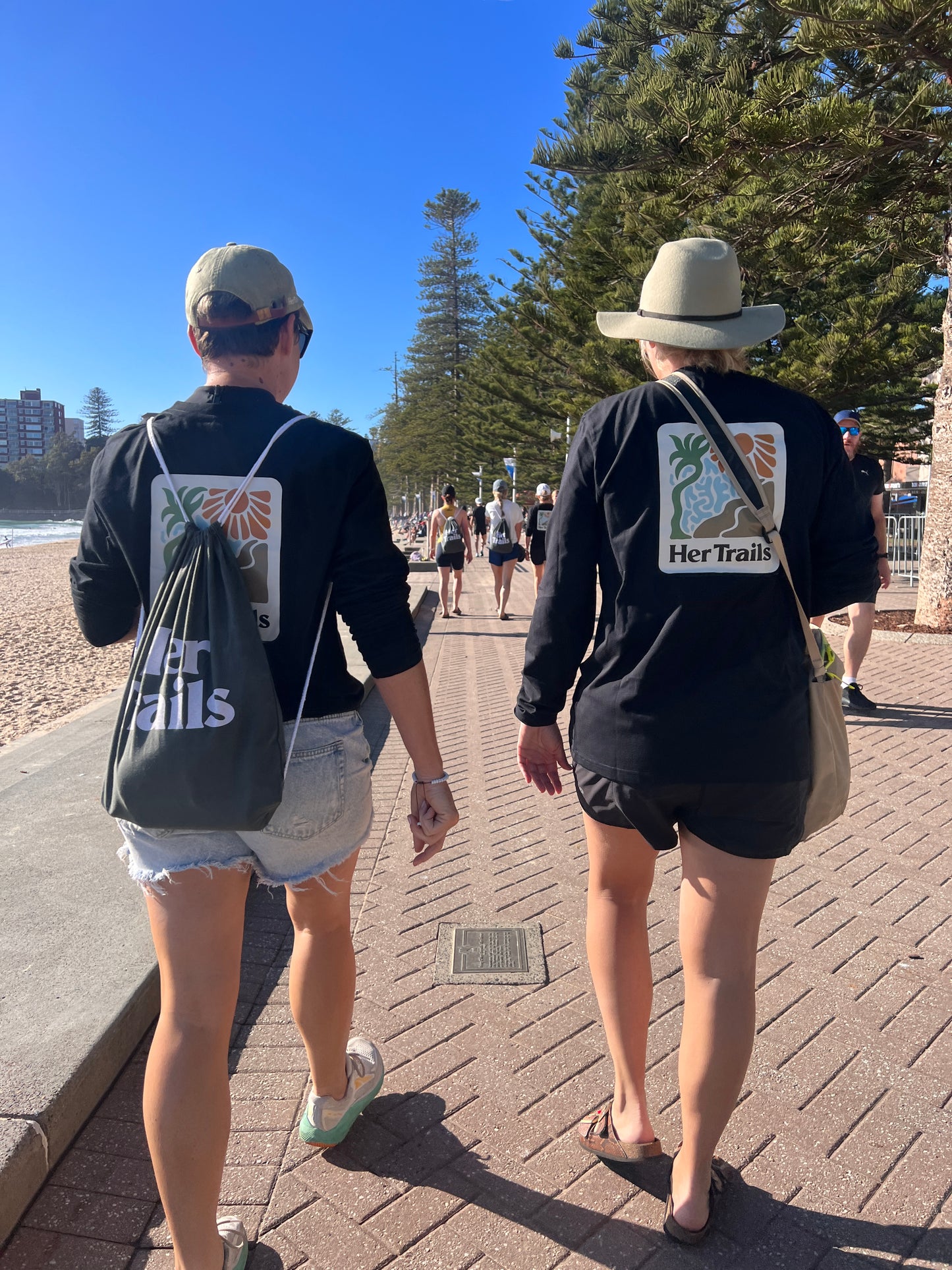 Her Trails Long Sleeve top - Unisex (black)