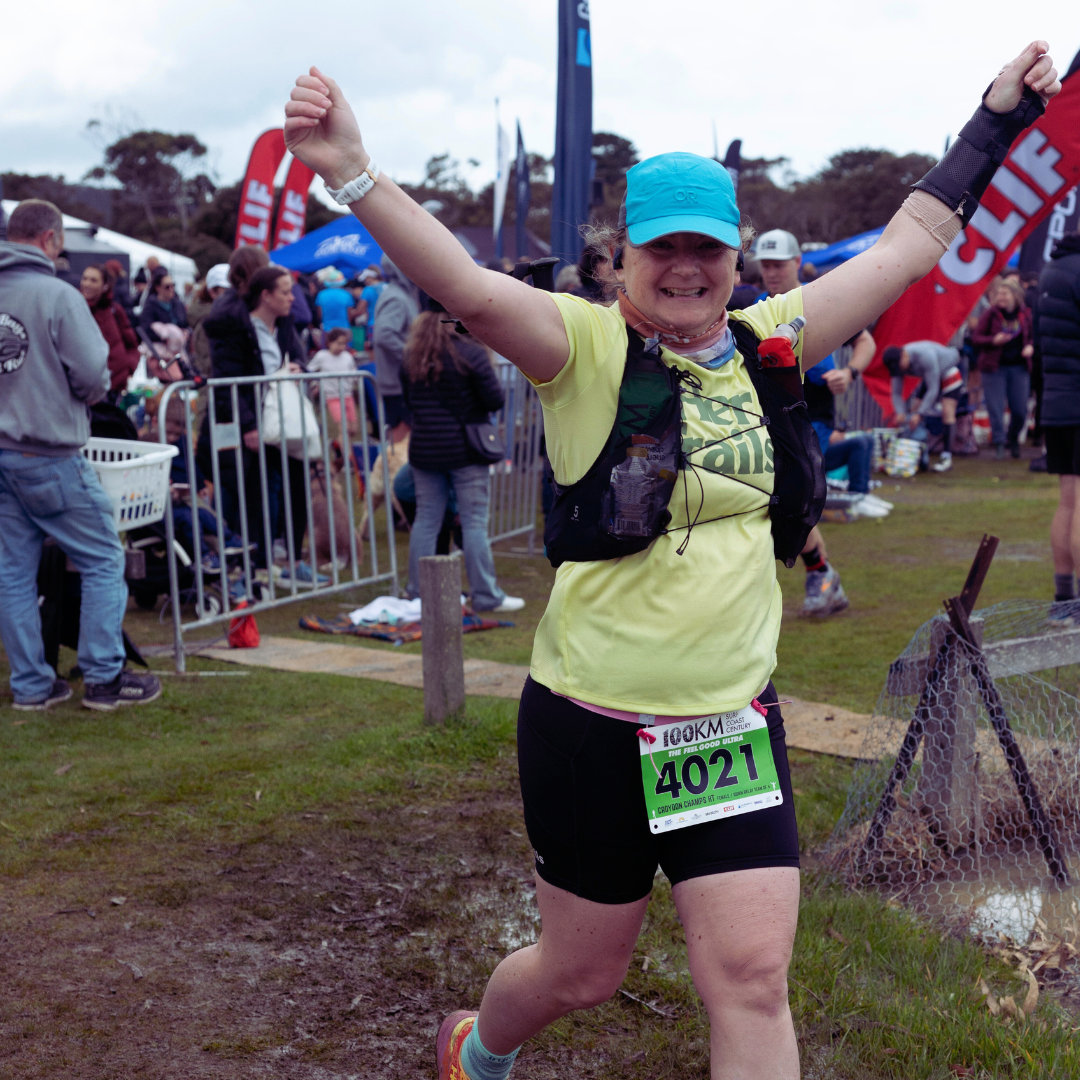 The Horizon Run Top (Yellow-Lime)